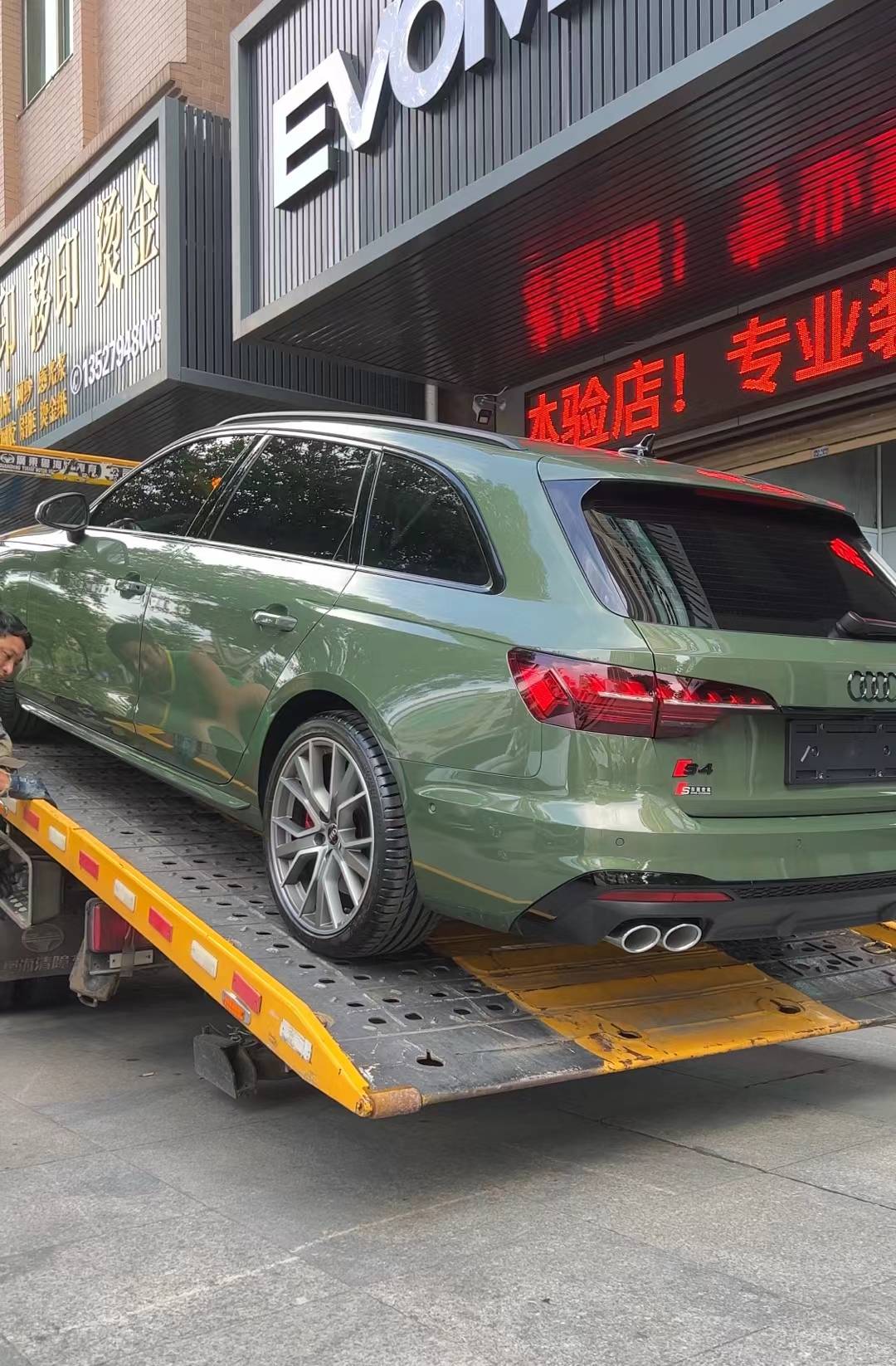 奥迪a4装贴evomax隐形车衣 车漆光亮如新