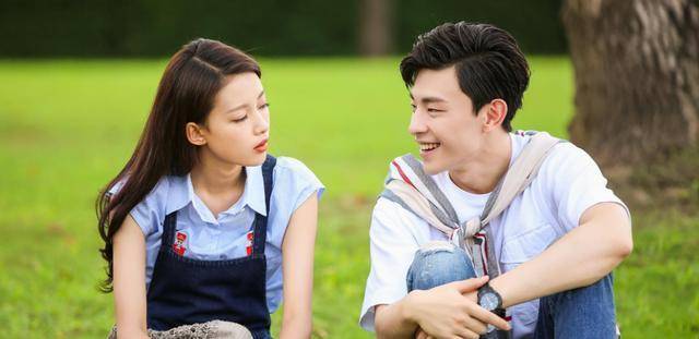 不仅如此,孙怡和邓伦两人的交往过程中,没有任何狗血的剧情,给人一种