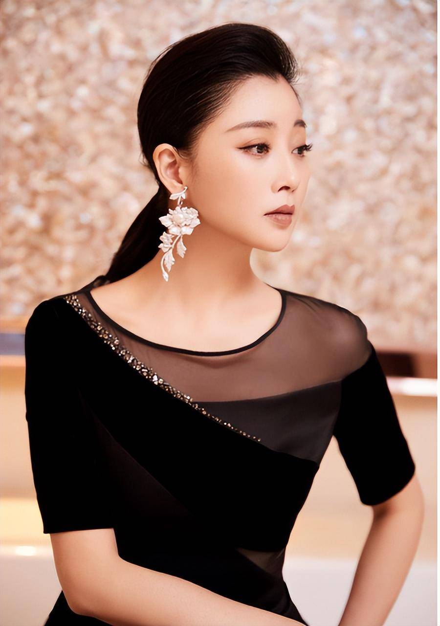 殷桃:我们电视剧奖大满贯获得者,人世间里演技炸裂,再度封后_艺术