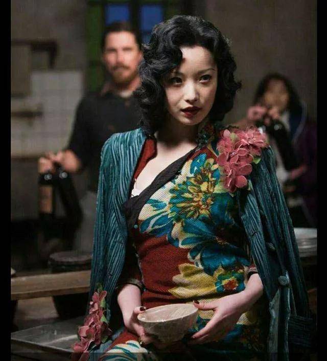 时尚万种,妩媚迷人,还记得《金陵十三钗》中婀娜多姿的她么?