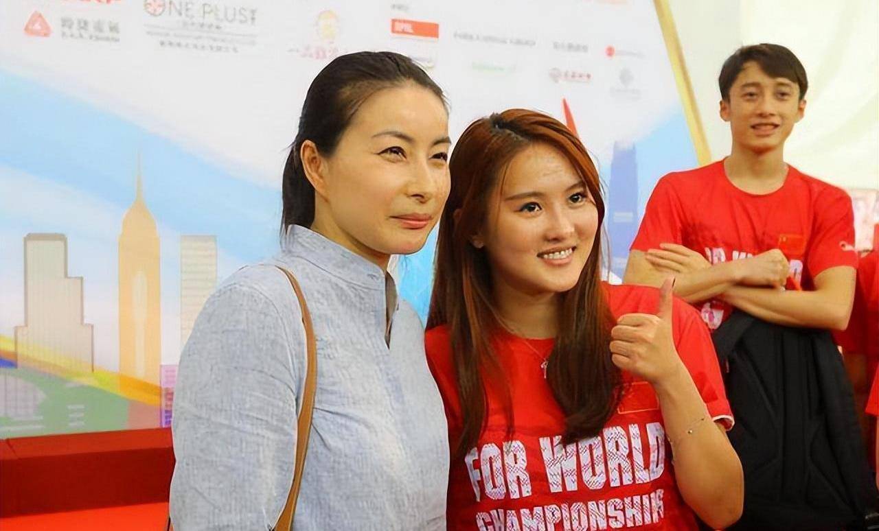 31岁陈若琳仍单身:拒绝霍启山的追求,和国足于大宝却甜蜜相恋!