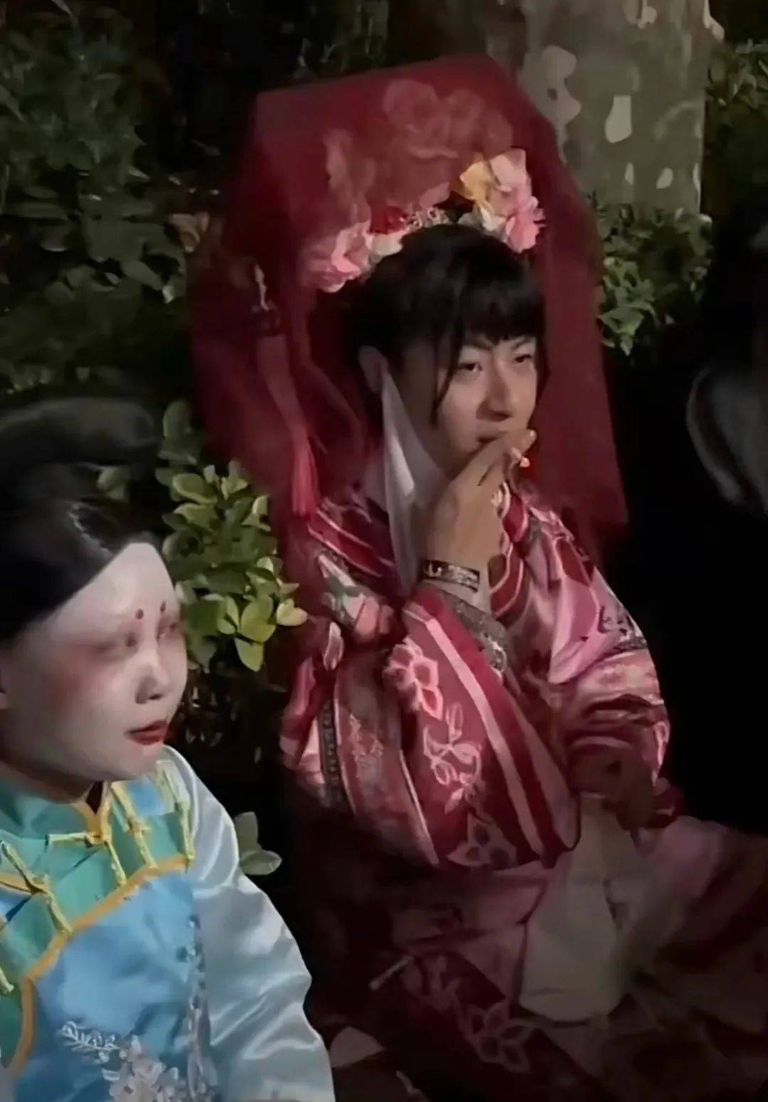 上海万圣节太drama了:王菲来了,向太疯了._cos_安陵容_那英