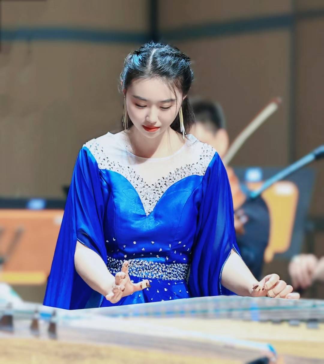 李璐古筝·筝乐团国家大剧院演奏《彩云追月》_交响音乐会_民族_文化