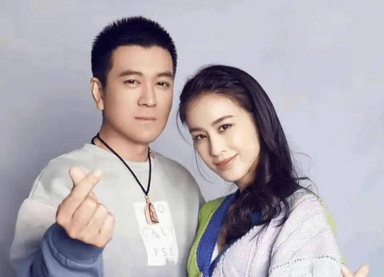 杨子母亲过88岁生日,寿宴现场两件怪事引热议,与两任儿媳妇有关