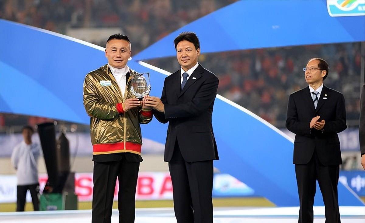 1993年,"世界足球先生"评选,有一个中国球员获得一张选票_宫磊_塔希提