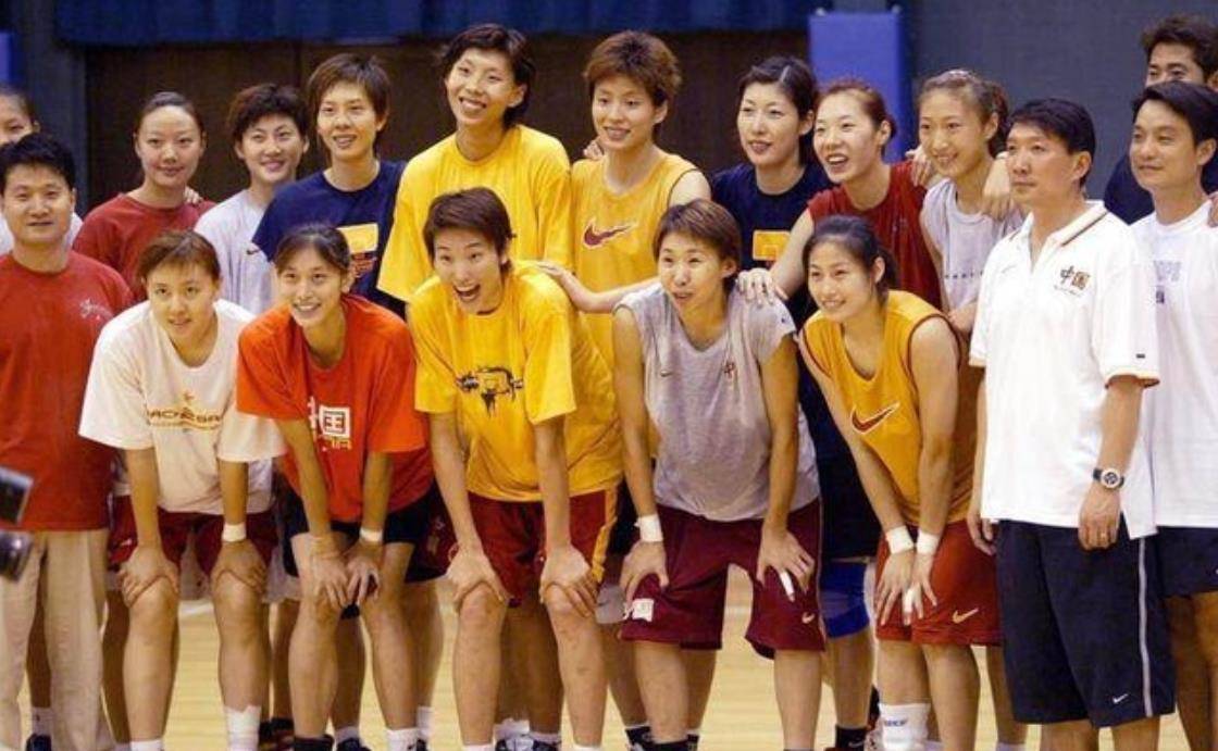 40岁前女篮队长陈楠:嫁给2米04公务员,生完儿子还能复出打奥运_郑海霞