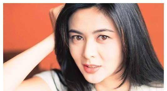 论坛上的一个帖子突然爆料,香港最美丽的女人关之琳深夜去医院取出了