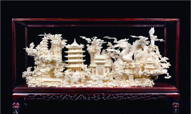 美女带估价3000万的宝贝,鉴定专家看了着干急,网友:买卖违法_象牙