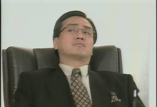 年轻的乔大羽急着发财就亏空公款,而古惠娟抓住乔大羽亏空公款的把柄