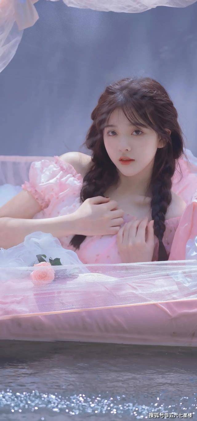 "看一眼就想娶回家,看两眼养不起" 人间尤物系列77彭十六elf_美颜