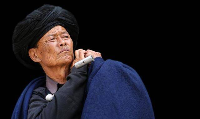 采药老人山洞躲雨,发现"黄金罐子"后落荒而逃,专家:真实存在_南诏