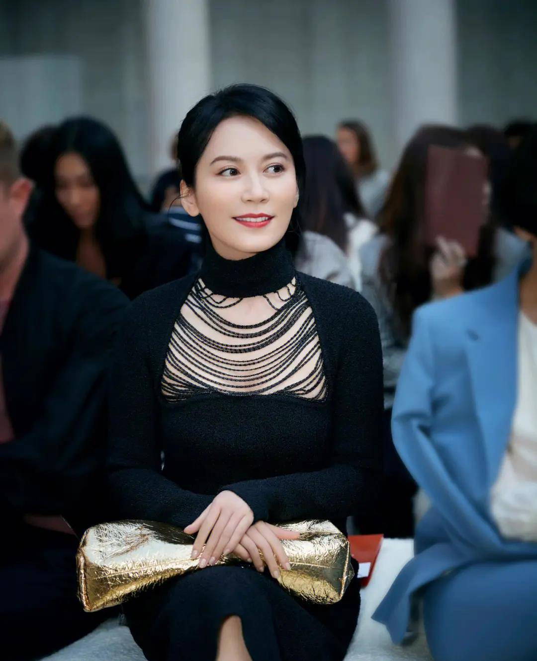 52岁俞飞鸿,与窦文涛纠缠多年,至今从未结婚,却依旧未婚_电影_金星