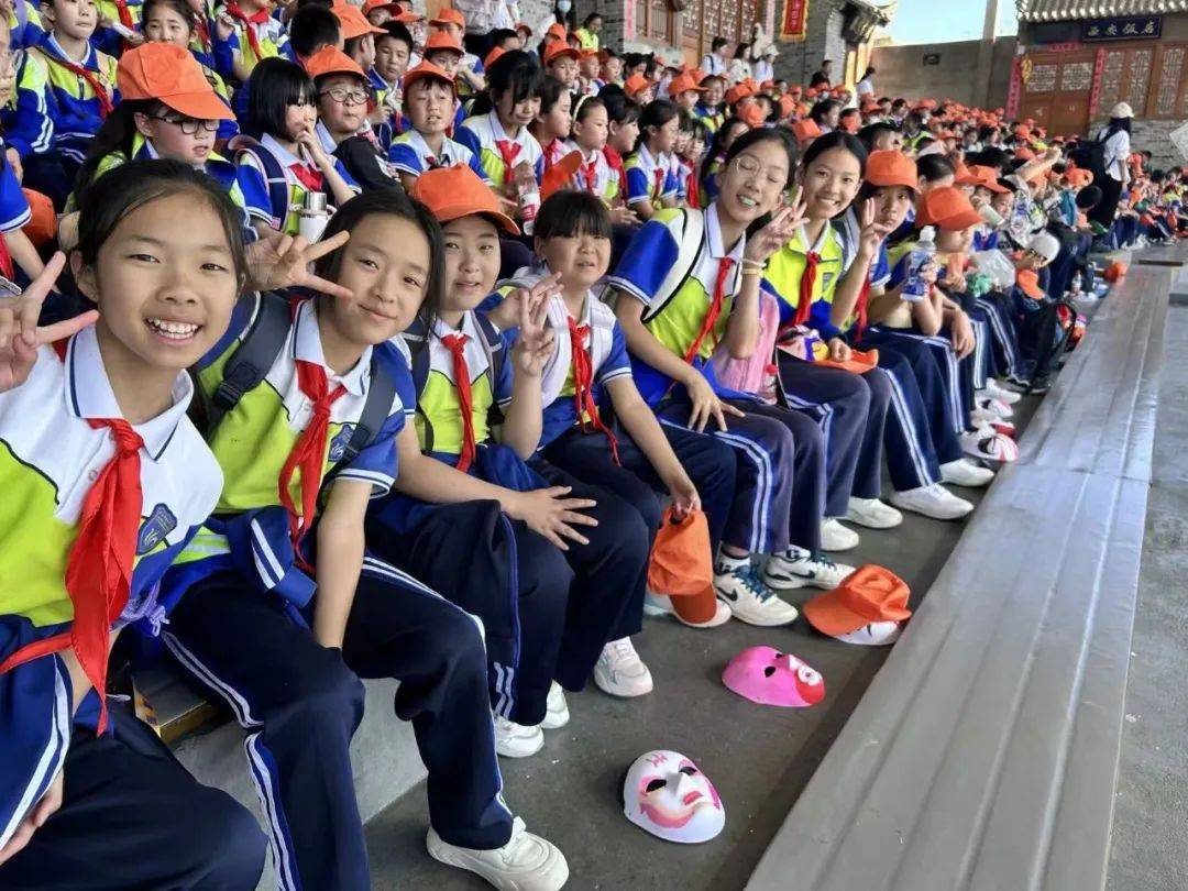 云阁书院习汉礼 白鹿原上习家风——沣东新城和平小学开展研学旅行