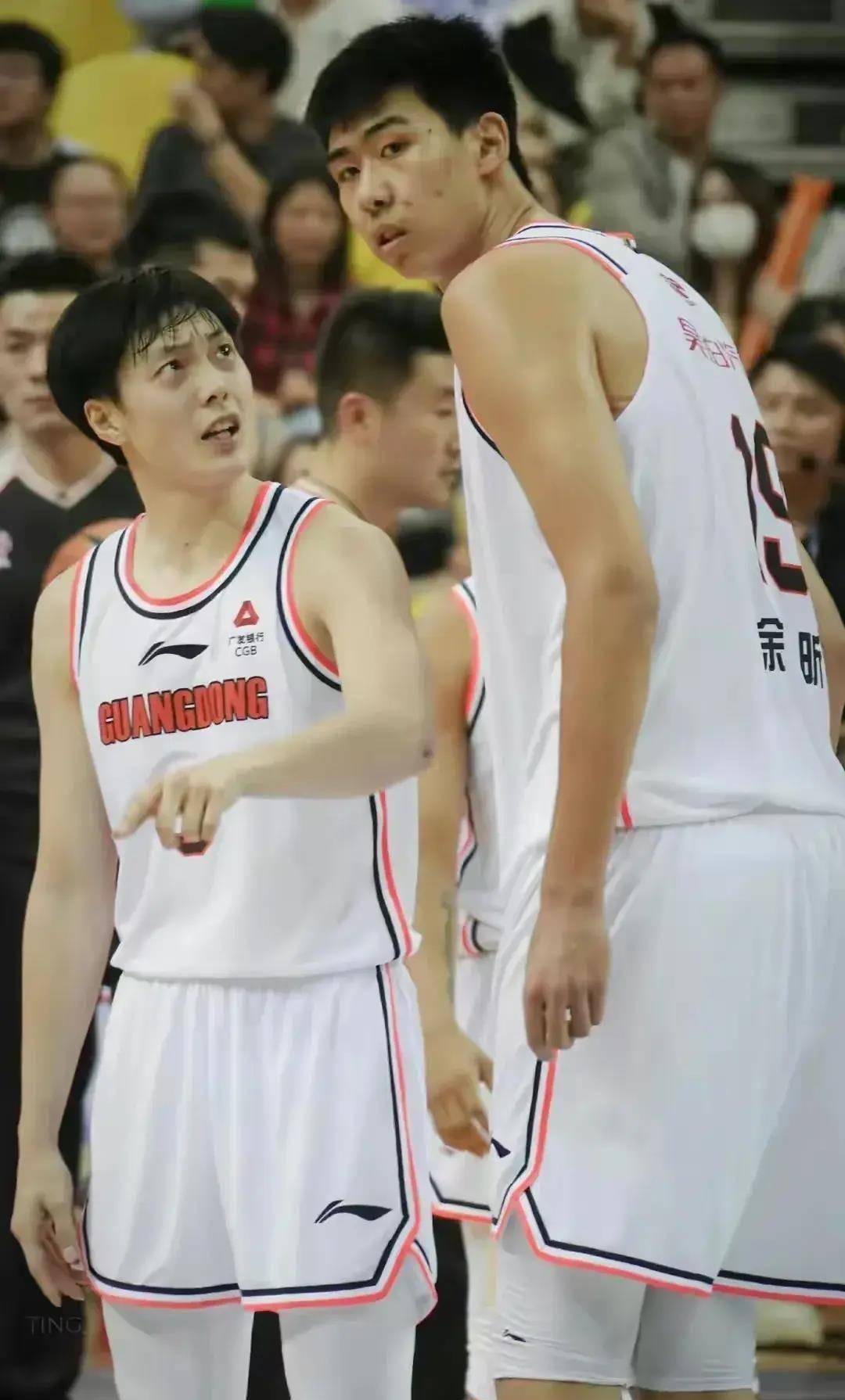 张浩嘉赵旭红加油,广东男篮.