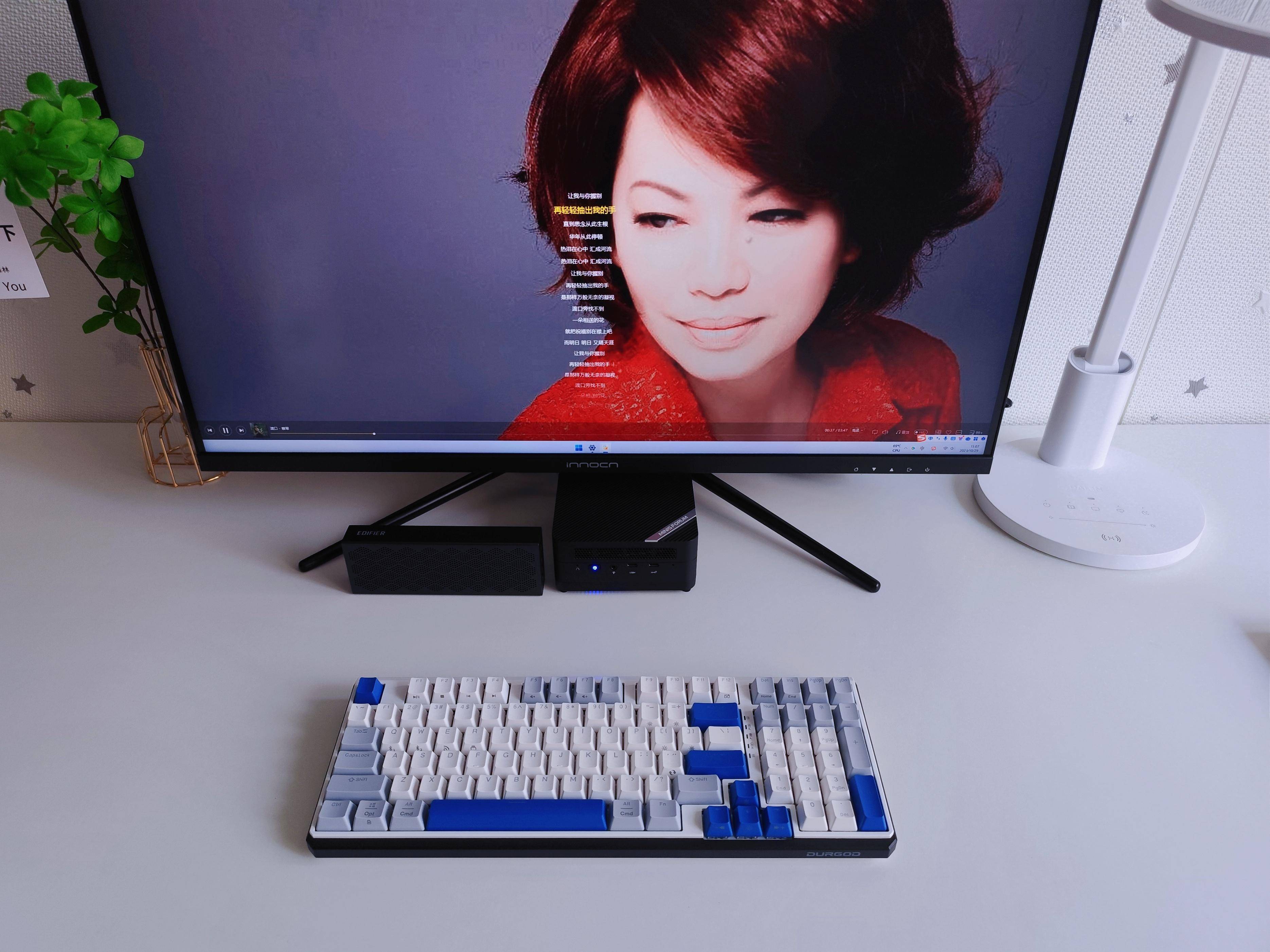 续航漫步者m120便携蓝牙音箱内置2200mah大容量电池,蓝牙模式下可以