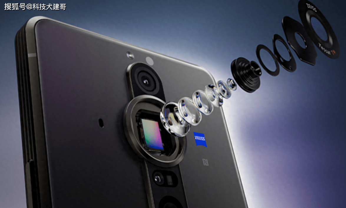 索尼 xperia pro-i 微单手机于 2021 年底上市,搭载了 1 英寸影像