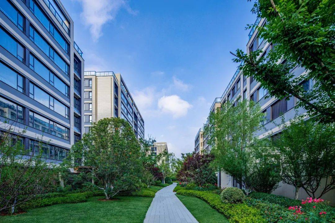 绿城·烟台留香园售楼处电话@地址@来电预约看房&全天在线_项目_实景