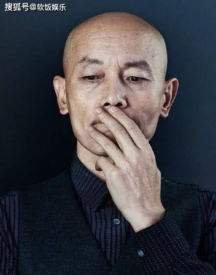 身体硬朗光头耀眼,走路摸头形象可爱_观众_作品_网友