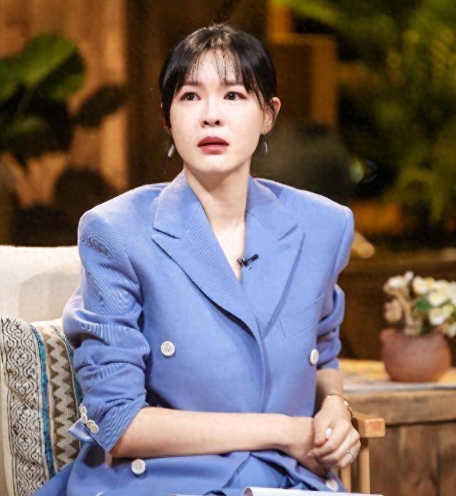 大名鼎鼎的主持人李艾,36岁嫁给经纪人,坚持和男人分房睡_生活_工作