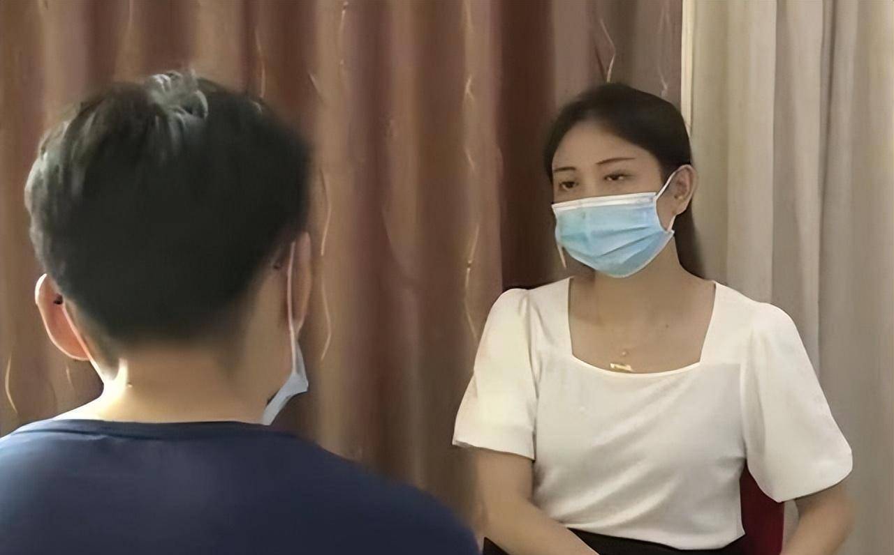 女员工怀孕后,53岁丈夫向33岁妻子坦白,妻子掏300万
