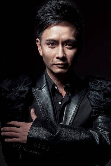 他曾打败张国荣夺得影帝,胡歌喊他师父,却因片场救人而毁容_谢君豪