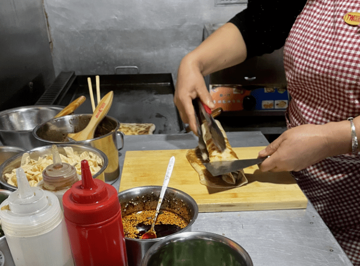 武汉这些街头"饼王", 好吃到放弃减肥_鸡冠_来自_香气
