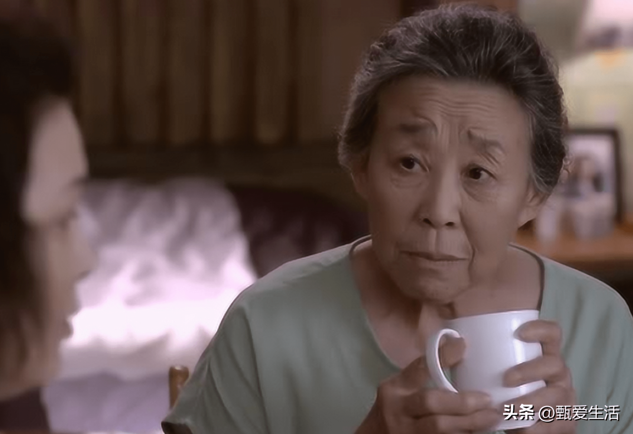那两年他的身体状况就很差了,每天都需要我在跟前伺候着,离不开人,第