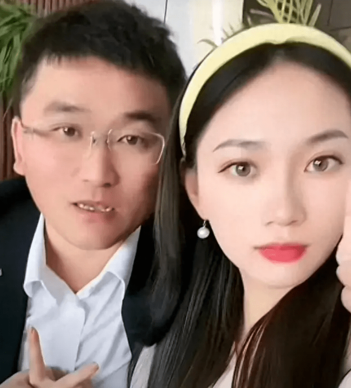 38岁网红姜涛与小17岁方飘飘喜结良缘,据说二弟九红是红娘_视频_直播