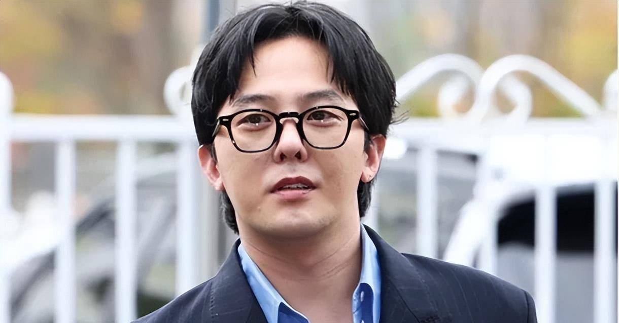 权志龙发文"事必归正",完成调查无怨言,镜头前颜值"太丑"?