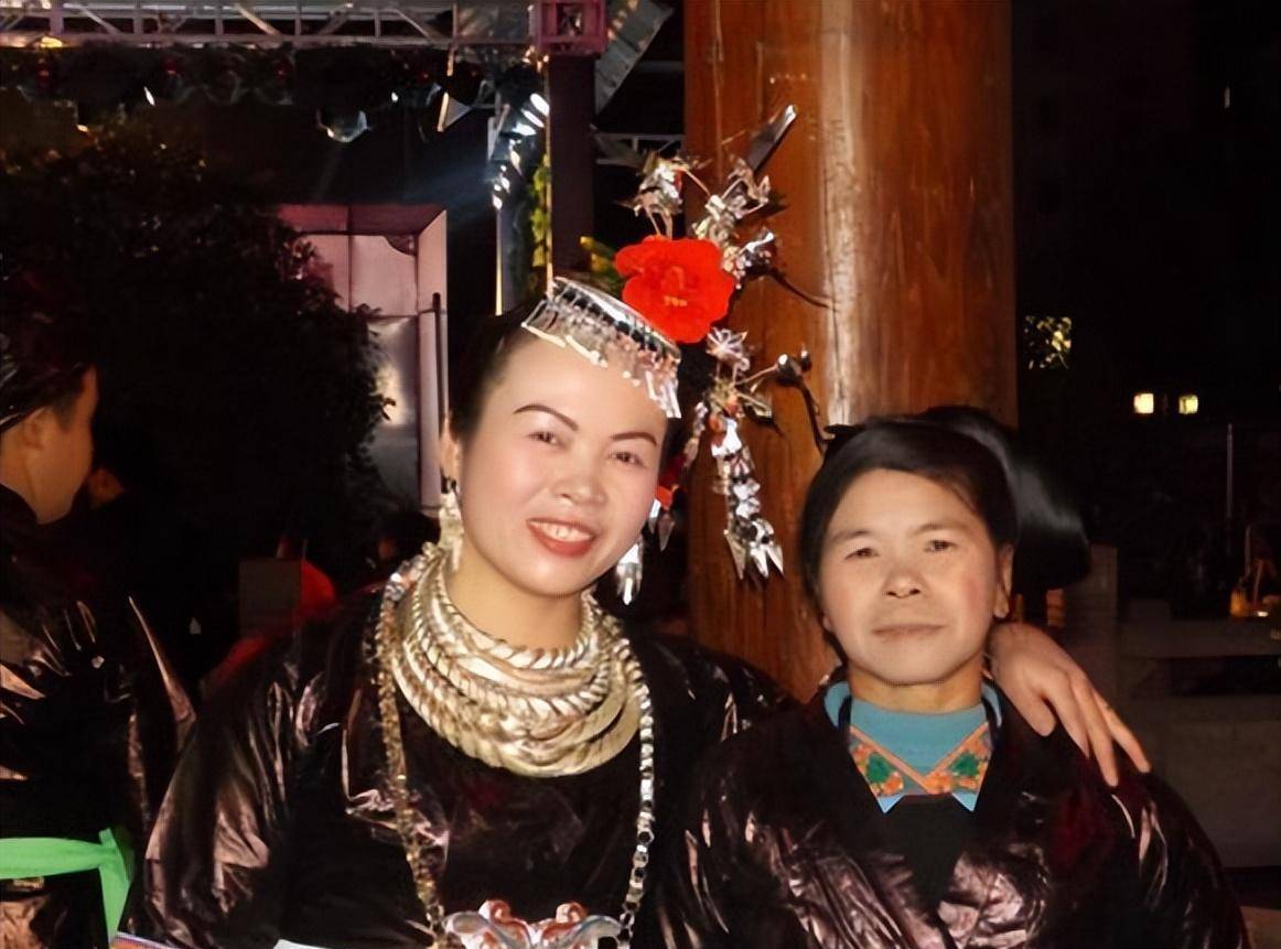 侗族少女石奶引:因长相漂亮被印在1元人民币上,后来过得怎么样_女孩子