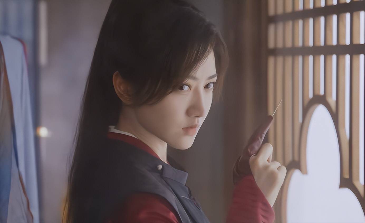 景甜新剧遭辣评:女扮男装敷衍,假睫毛咬唇妆,真拿观众当傻子呢_女人