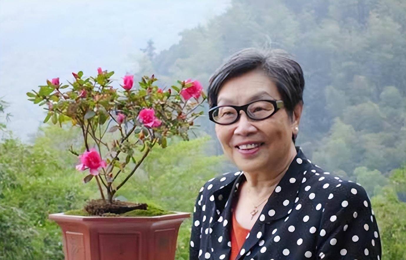 2001年,杜月笙长女回到祖国,悲从中来:只有我回来,他们都走了_杜美如