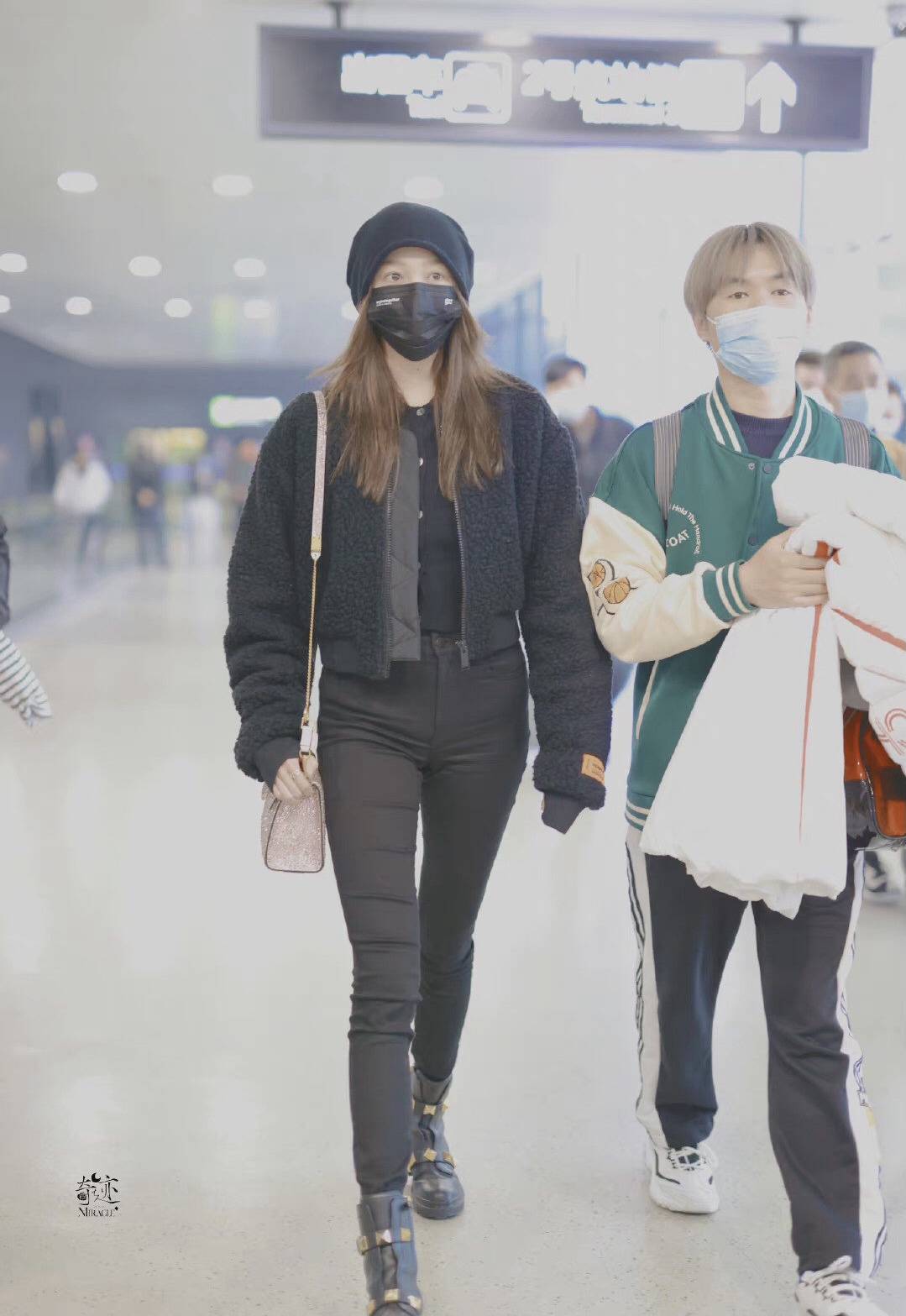 要说九五后小花中,最有发展潜力的莫属关晓彤,其他几位蒋依依,宋祖儿