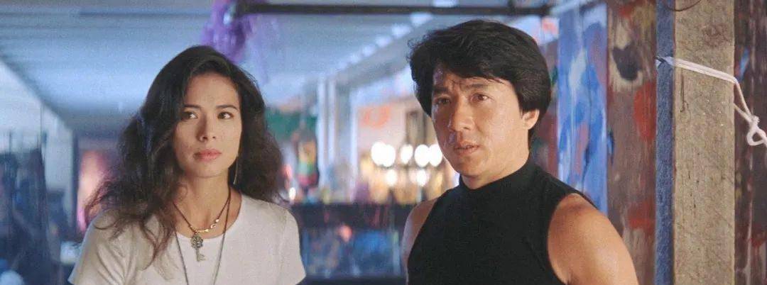 叶芳华是1972年出生在加拿大中法混血美女,身高172,参选过香港小姐.