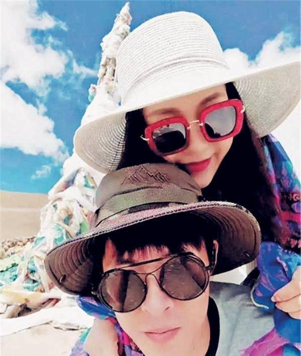 小伙为亡妻守灵7天,婚礼葬礼同时办惹人泪目_徐世南_杨柳_爱情