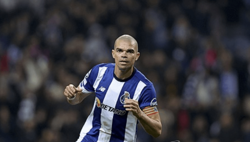 佩佩成为欧冠历史上第一位40多岁的进球者_比赛_波尔图_足球