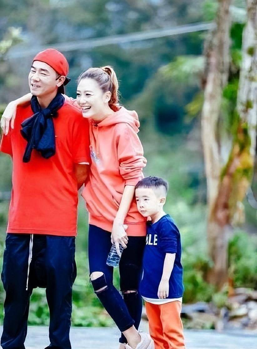 靠儿子翻红,逼工作人员喝剩汤,应采儿的真面目终于显露_明星_孩子