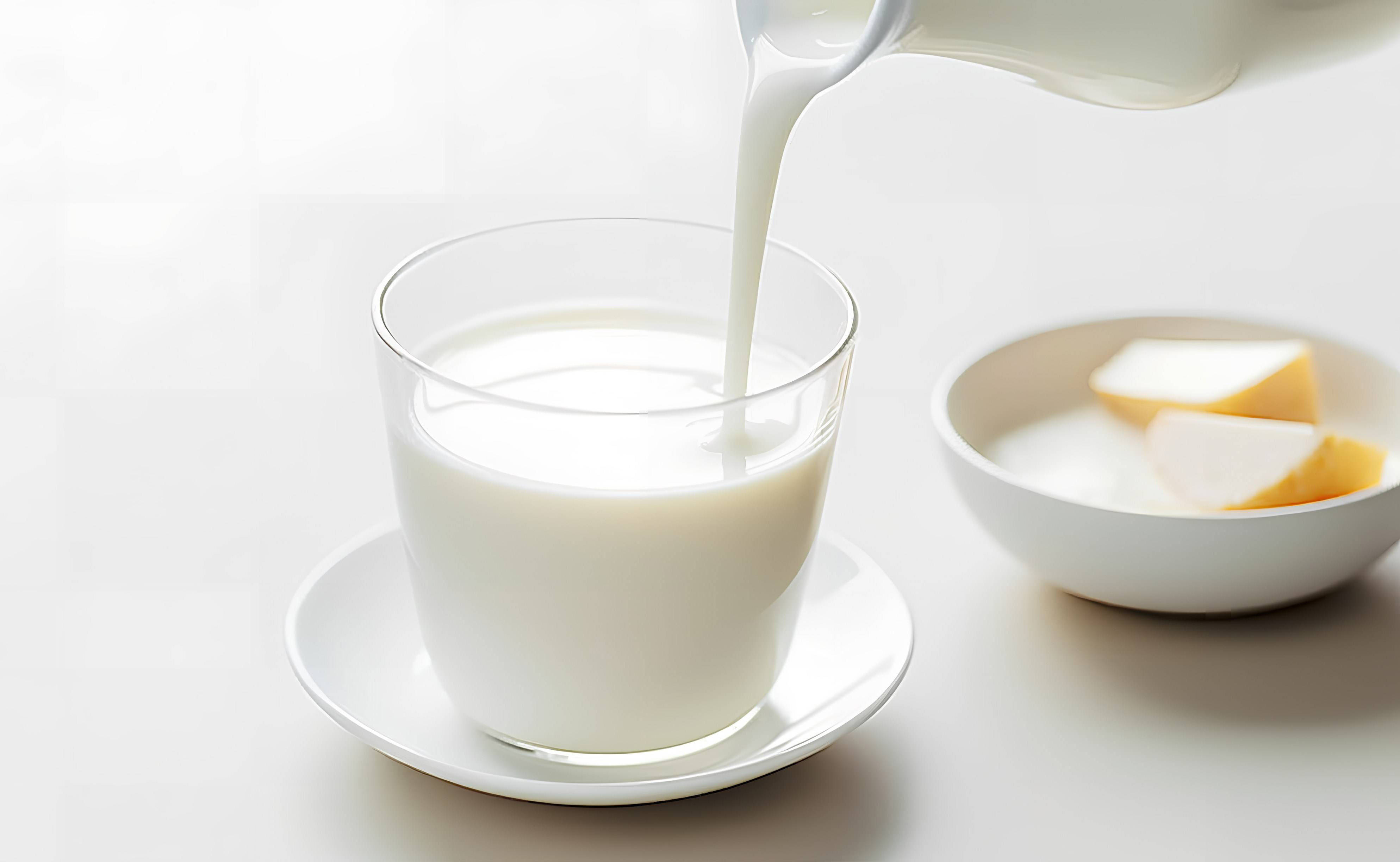 对于健康人来说,一杯热牛奶会带来暖暖的体验,保护胃黏膜