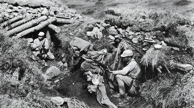 335团血战飞虎山5昼夜后撤退,麦克阿瑟笑了:中国军队不过如此_梁兴初