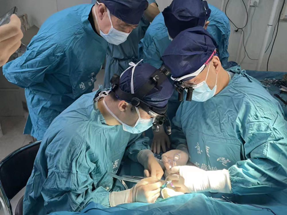 中国科学院院士窦科峰,西京医院综合外科主任岳树强,肝胆胰脾外科副