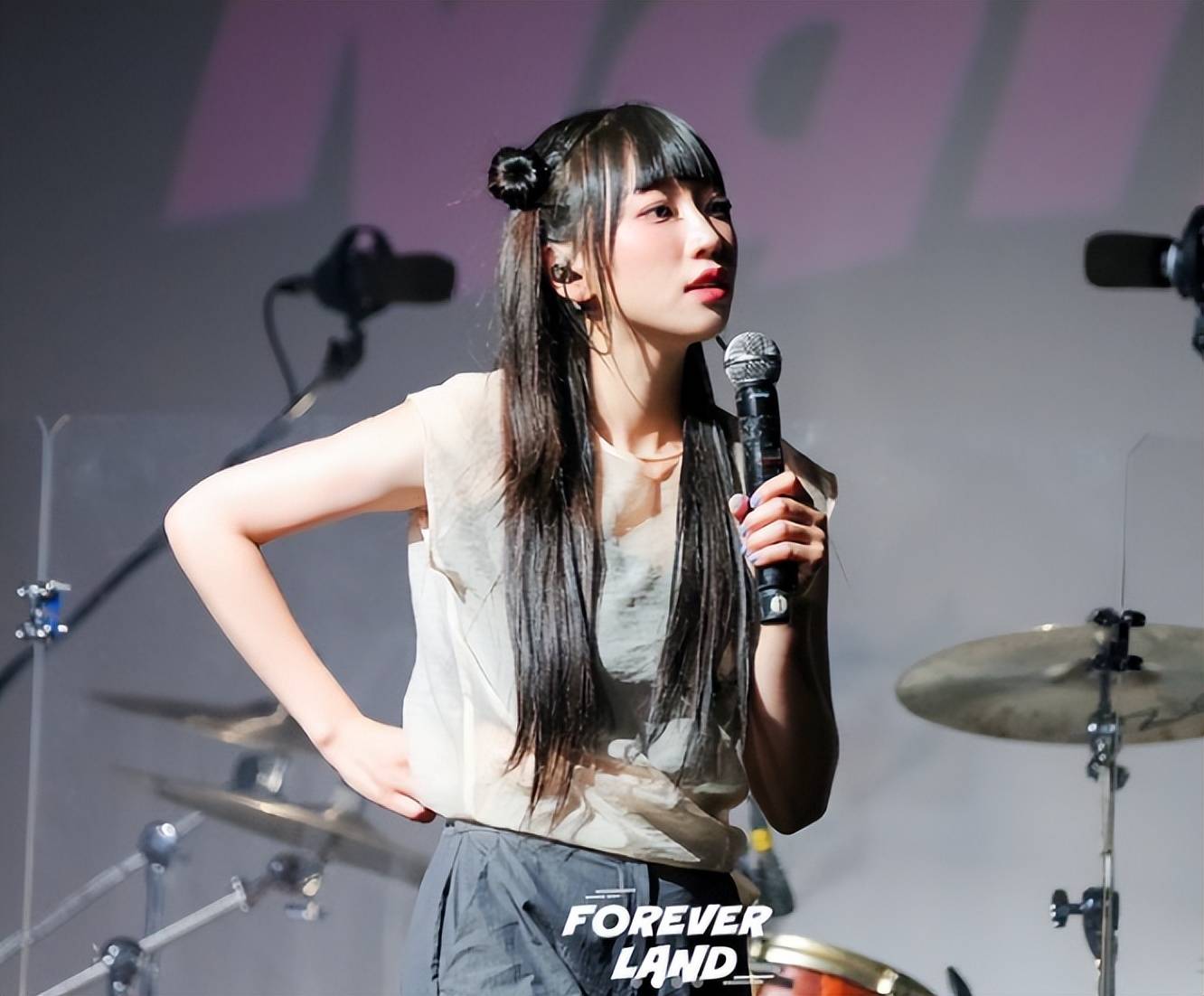 韩国歌坛再失一颗明星,24岁创作歌手金娜熙离世,死因成谜_身体_压力