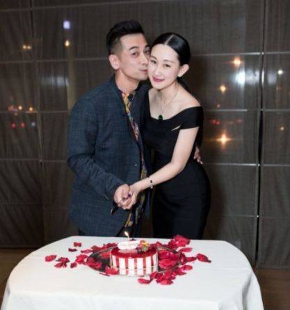 与赵文卓结婚后,张丹露选择退出娱乐圈,致力于家庭,塑造好孩子.