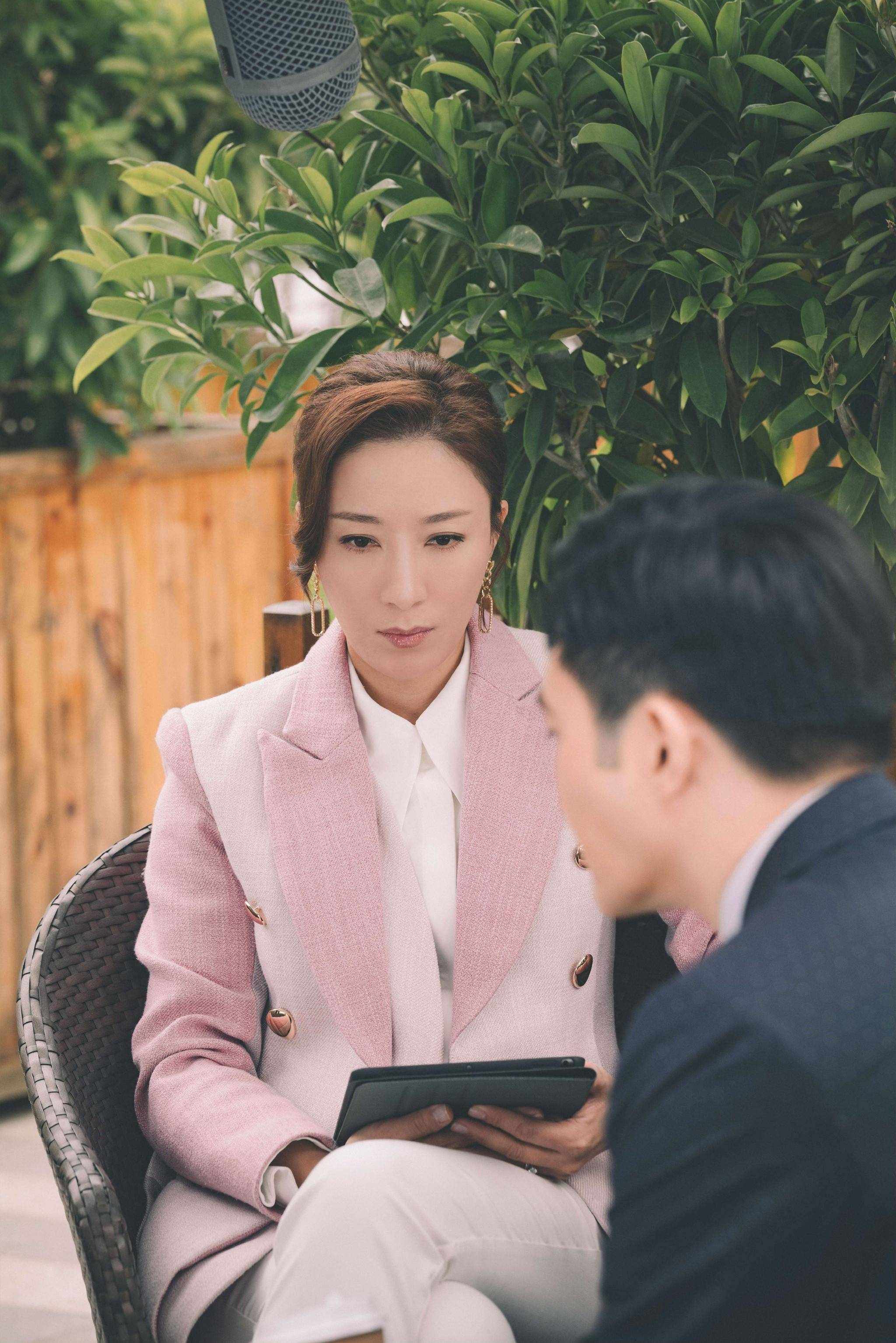 杨茜尧改拍港版《黑暗荣耀》,与视后针锋相对_杨曦瑶_家族_杨琪瑶