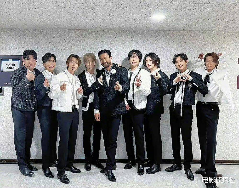 近日,韩国组合superjunior举办了出道18周年特别活动.