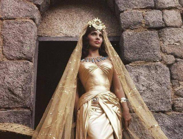 在尼尼微做人质的两位埃及王子与亚述王宫中长大的阿拉伯女王的确切