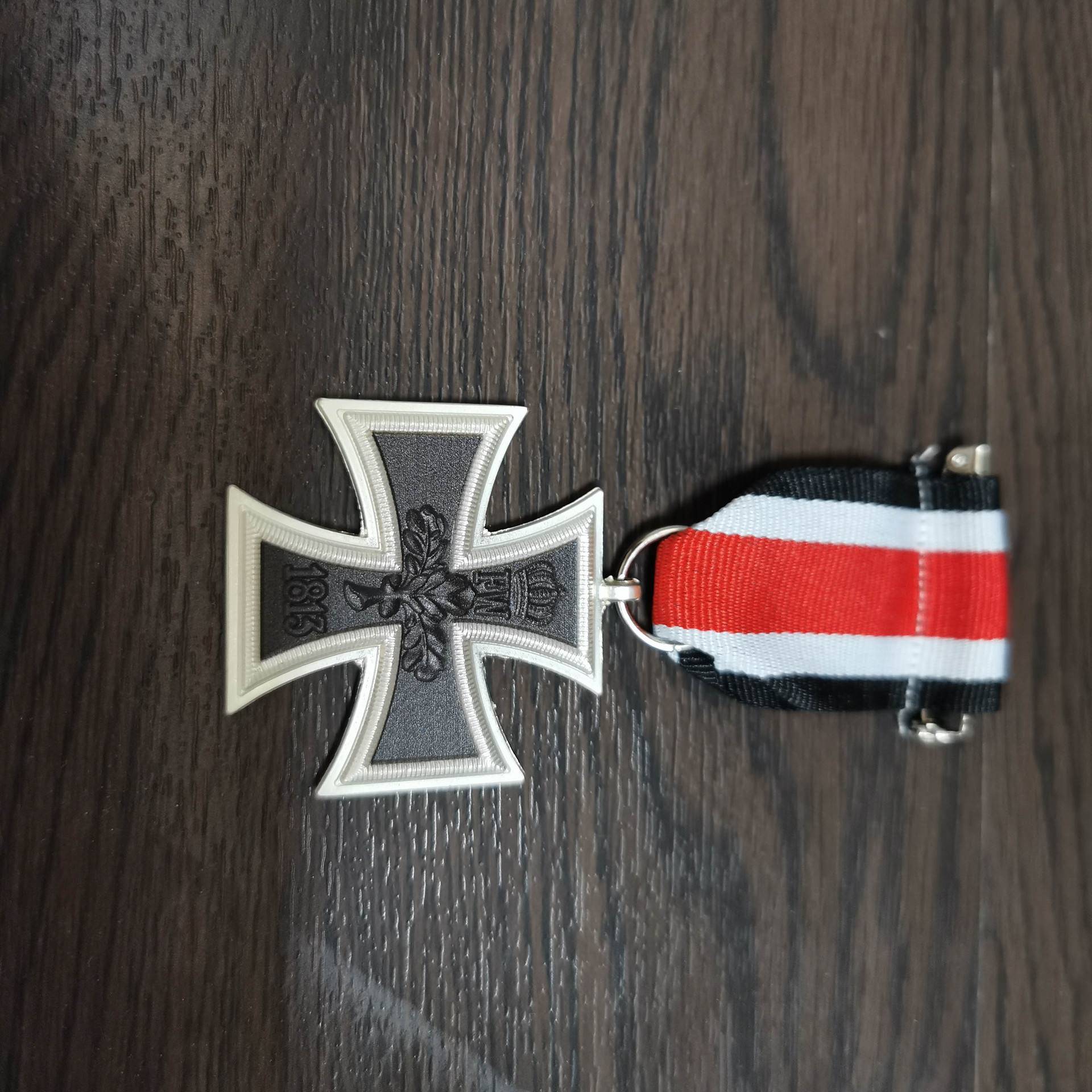 德国铁十字勋章是德国士兵勇气与荣耀的象征_希特勒青年团_前线_行为