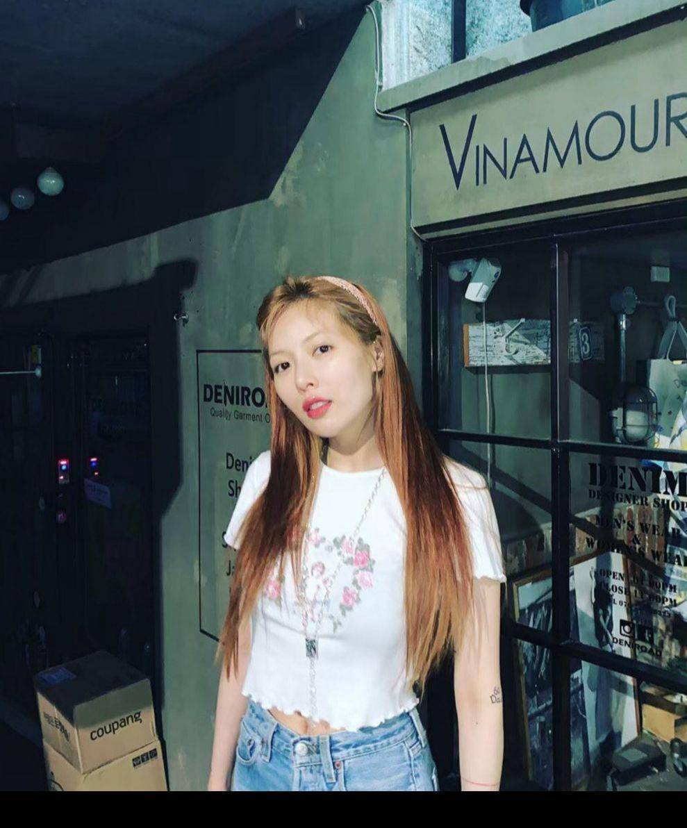 引领时尚潮流的金泫雅,私服小巧思超吸睛_元素_彩虹_衣服