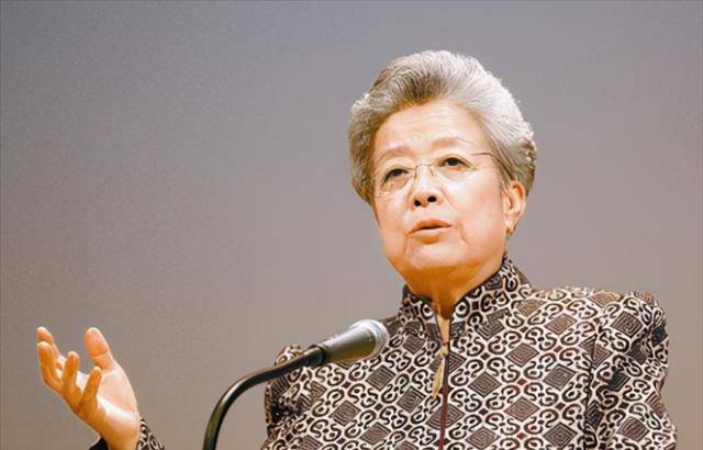她曾官至副总理,不是独身主义却一生未婚,69岁裸辞高位做自己_吴仪