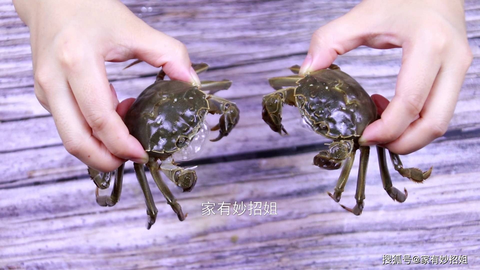 今天才知道,螃蟹这几个地方不能吃,又脏又苦都是细菌,别再吃错_时候