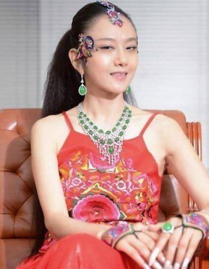 杨丽萍"耍大牌"?受邀品尝甜品却一口不动,被吐槽活着真受罪?